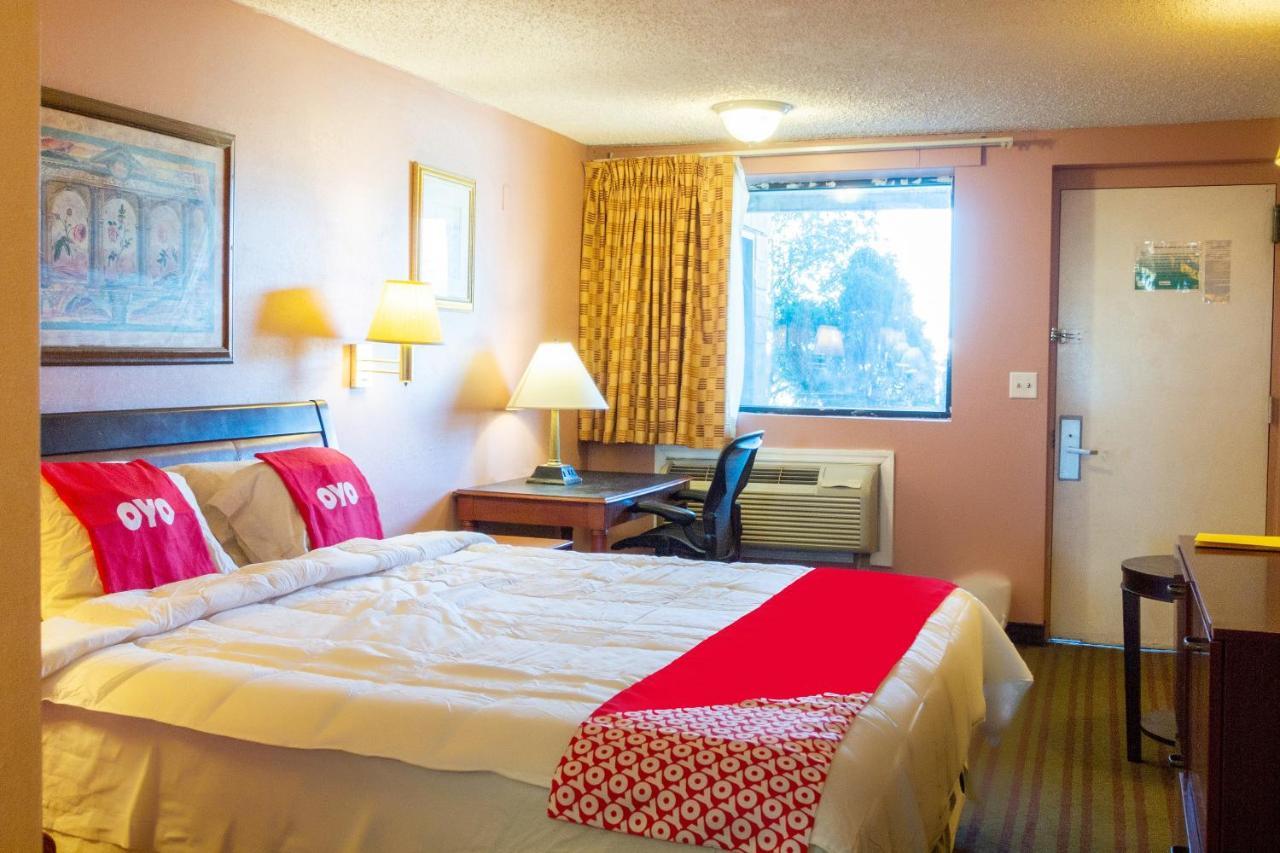 Oyo Hotel Edison Nj Route 1 Zewnętrze zdjęcie