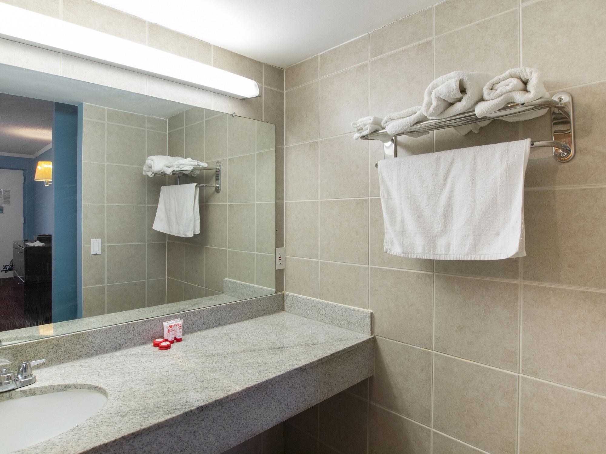 Oyo Hotel Edison Nj Route 1 Zewnętrze zdjęcie